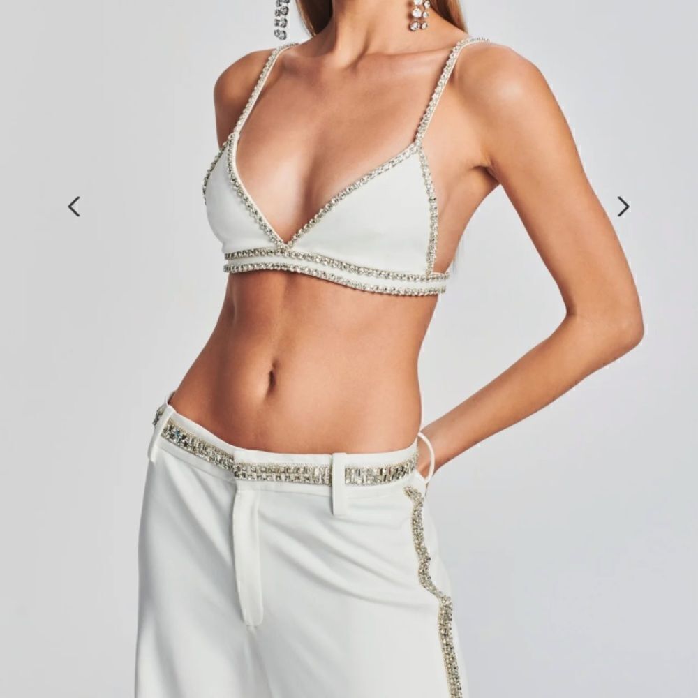 CARRIE BRA AND JESSA PANT
Retrofête